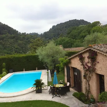 Abeille Bed and Breakfast *